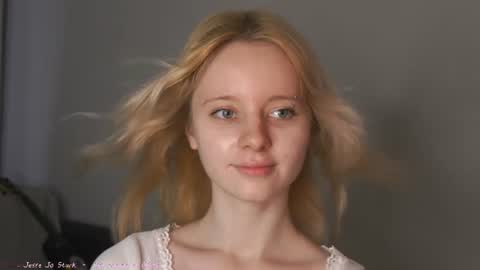Snapshot of seebunny chatting on 07.28.26 See Its honey bunny im Lana online show from 07.28.26