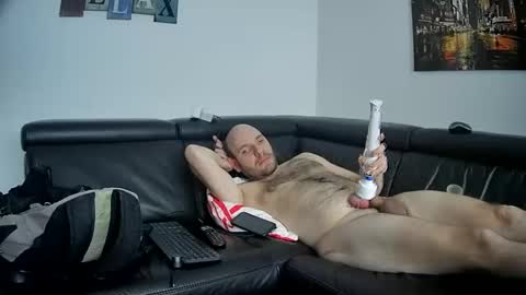 Snapshot of seeebi chatting on 12.14.24 Sebastian online show from 12.14.24