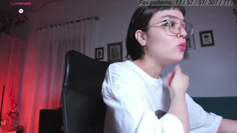 Snapshot of segismunda chatting on 03.11.25 Luciana online show from 03.11.25