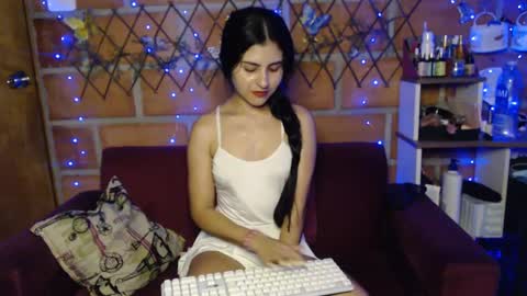 Snapshot of seleena_01 chatting on 09.25.25 seleena_01 online show from 09.25.25