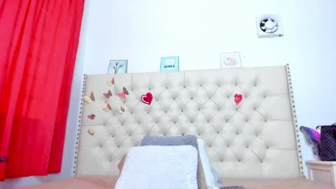 selena_beautyy online show from 04.18.26