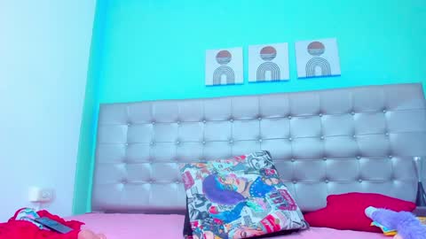 Snapshot of selena_castillo chatting on 02.07.25 Selena online show from 02.07.25