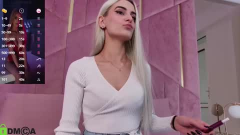 Selena online show from 10.13.25