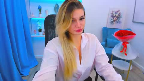 Snapshot of selenaemoore chatting on 09.21.25 selenaemoore online show from 09.21.25