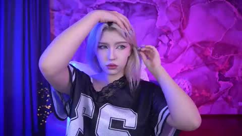 selenairis online show from 10.17.25