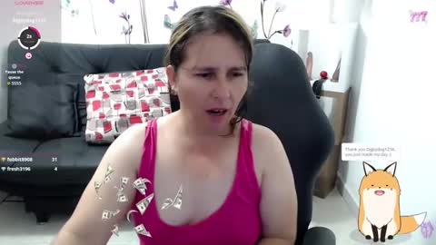 Snapshot of selene_mom chatting on 05.01.26 selene online show from 05.01.26
