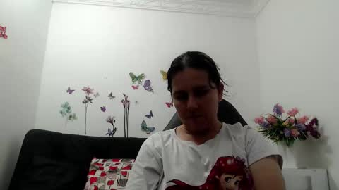 Snapshot of selene_mom chatting on 05.16.26 selene online show from 05.16.26