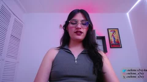 Snapshot of selene_s3xy chatting on 04.22.26 selene_s3xy online show from 04.22.26