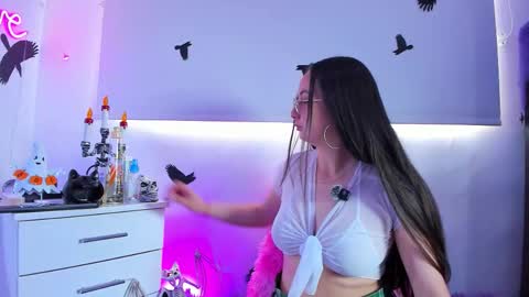 selene_swee online show from 10.11.25