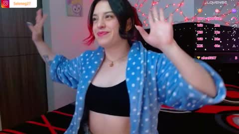 Selene G  online show from 11.28.25