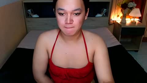 Snapshot of selenesantiago chatting on 12.01.24 joan online show from 12.01.24