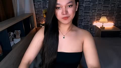 Snapshot of selenesantiago chatting on 01.27.25 joan online show from 01.27.25