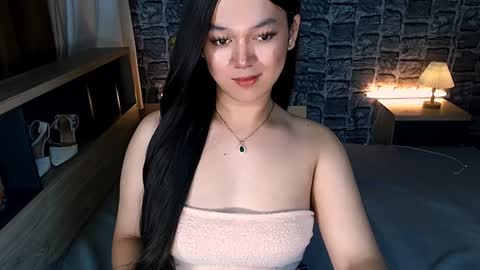 Snapshot of selenesantiago chatting on 01.29.25 joan online show from 01.29.25