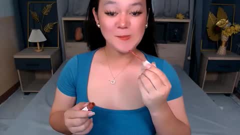 Snapshot of selenesantiago chatting on 10.29.25 joan online show from 10.29.25