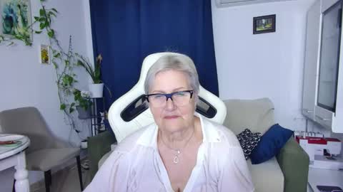 Selenna online show from 04.15.26