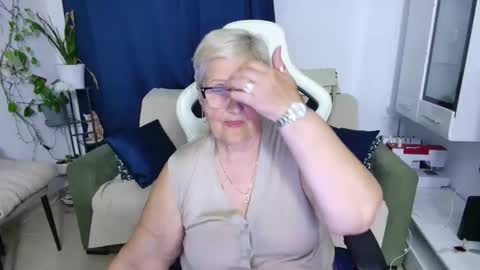 Snapshot of selenna57 chatting on 05.08.26 Selenna online show from 05.08.26