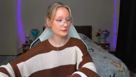 Snapshot of selfharm777 chatting on 09.20.25 Simon and Alice online show from 09.20.25