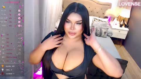 Kyla Yung online show from 03.06.25