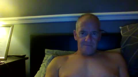 Snapshot of selfsucker28772 chatting on 10.01.25 selfsucker28772 online show from 10.01.25