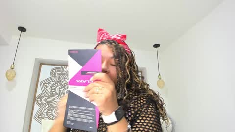 Snapshot of selket_ chatting on 02.03.25 Selket online show from 02.03.25