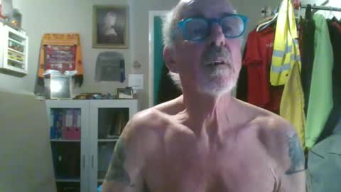 Snapshot of semajstretsa chatting on 03.18.26 frederick online show from 03.18.26