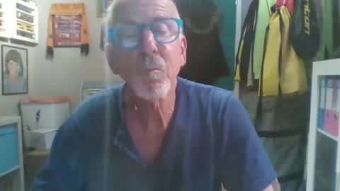 Snapshot of semajstretsa chatting on 05.20.26 frederick online show from 05.20.26