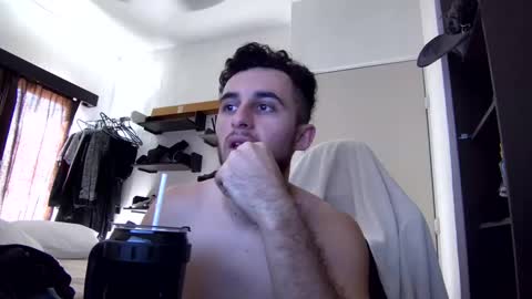 Snapshot of senitzzu chatting on 02.09.25 PAJACONTROL online show from 02.09.25