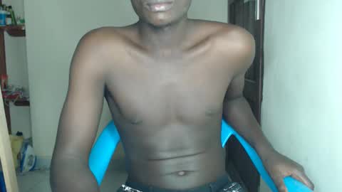 Snapshot of sensation_2 chatting on 01.18.26 Charles online show from 01.18.26