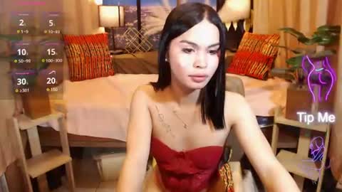 Snapshot of sensationaldiva chatting on 06.19.26 sensationaldiva online show from 06.19.26
