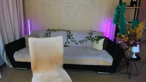 sensitiveheartt online show from 11.21.25