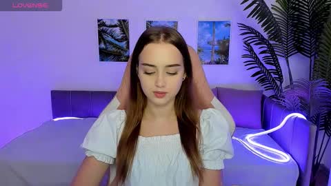 Snapshot of sensual_amy_ chatting on 10.13.25 Emily online show from 10.13.25