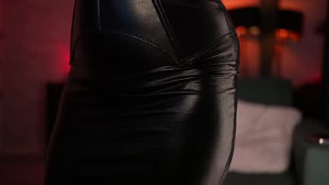Snapshot of sensual_jassmine chatting on 05.31.26 Jasmine online show from 05.31.26