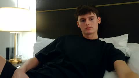 Snapshot of sensualalien chatting on 08.01.26 Cam online show from 08.01.26