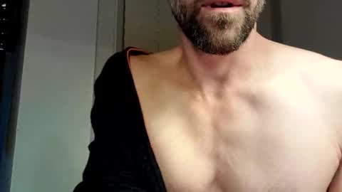 Snapshot of sensuasculine chatting on 09.24.25 Matt online show from 09.24.25