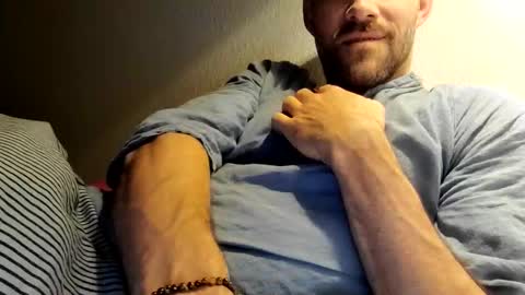 Snapshot of sensuasculine chatting on 11.10.25 Matt online show from 11.10.25