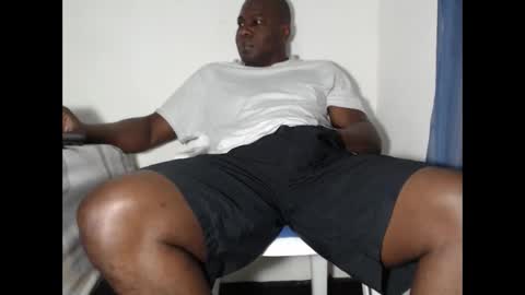 Snapshot of senyeiblack chatting on 02.15.25 Jose online show from 02.15.25