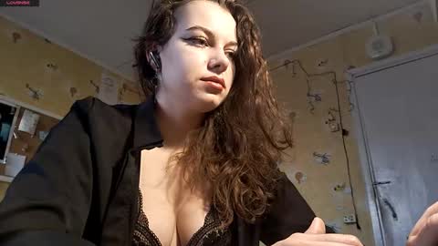 Snapshot of serafinayurick chatting on 02.13.26 May online show from 02.13.26