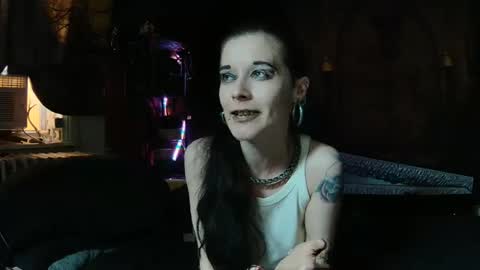 Snapshot of seraphinmunster chatting on 05.14.26 Seraphin Munster online show from 05.14.26