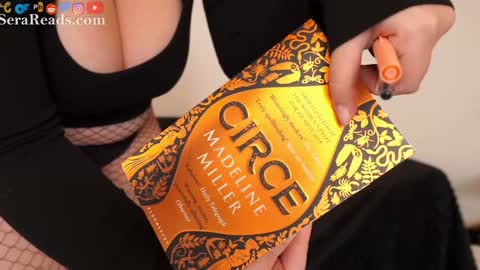 SeraReads online show from 11.22.25