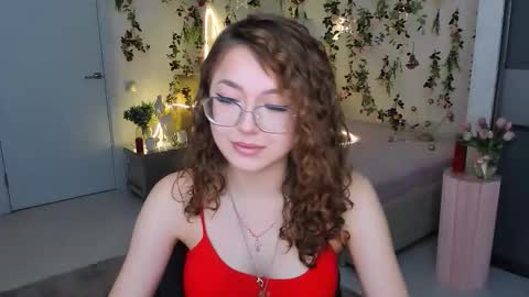 Snapshot of sereneflame chatting on 02.05.26 Ophelia online show from 02.05.26