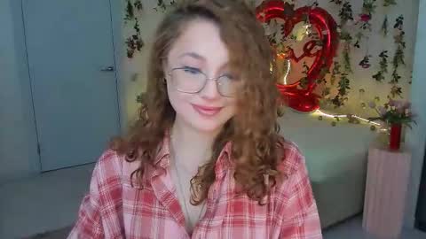 Snapshot of sereneflame chatting on 02.15.26 Ophelia online show from 02.15.26