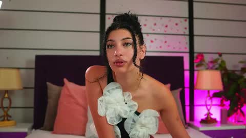 Snapshot of sereneluxe chatting on 07.01.26 Serene online show from 07.01.26
