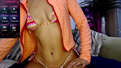 Snapshot of serenexxmilf chatting on 02.21.25 serenexx your MILF online show from 02.21.25