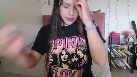 Snapshot of serenity_crystal chatting on 12.26.24 serenity_crystal online show from 12.26.24