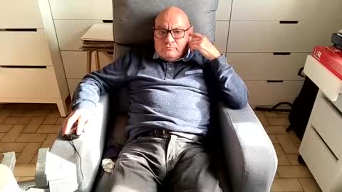 serge8413 online show from 01.02.25