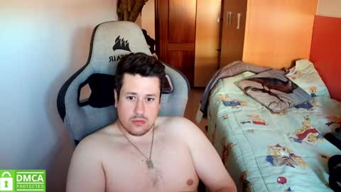 Snapshot of sergio95n chatting on 06.07.26 Pollos online show from 06.07.26