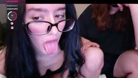 Snapshot of sex_fiendz chatting on 06.09.26 Violet online show from 06.09.26