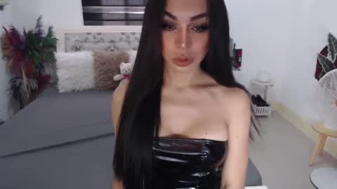 Snapshot of sexenchantresstgirl chatting on 01.19.25 Mistress Maria online show from 01.19.25