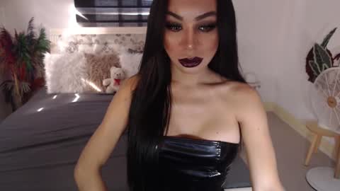 Snapshot of sexenchantresstgirl chatting on 01.27.25 Mistress Maria online show from 01.27.25