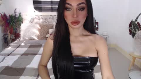 Snapshot of sexenchantresstgirl chatting on 02.03.25 Mistress Maria online show from 02.03.25